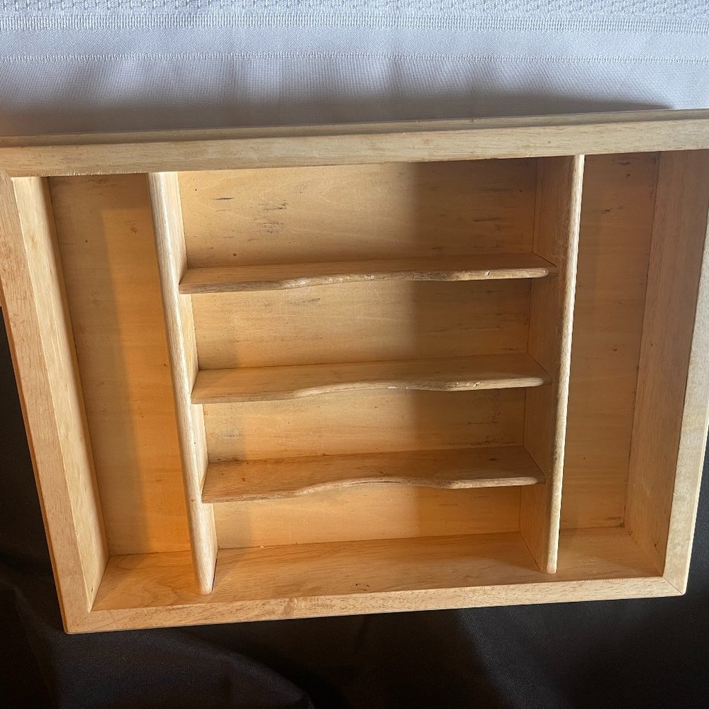 Hampton Silversmith Wooden Flatware Cutlery Utensil Drawer Organizer (122)